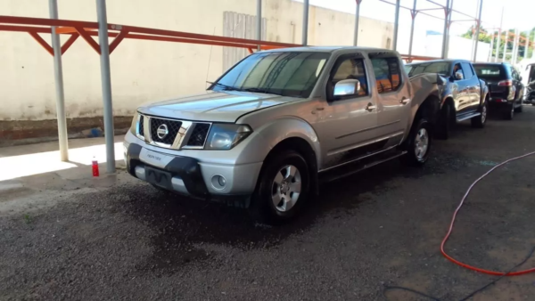 Nissan Frontier 2008 2.5 172cvs - Imagem 3